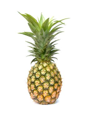 Olgun ananas beyaz arkaplanda izole