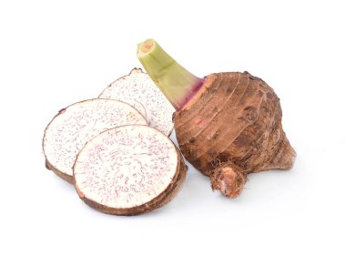 Taro beyaz arkaplanda izole edildi