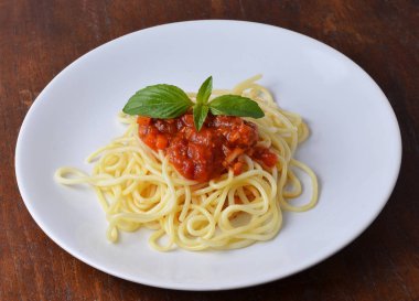 Domates soslu makarna.