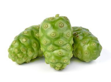  Büyük Morinda beyaz arka planda izole