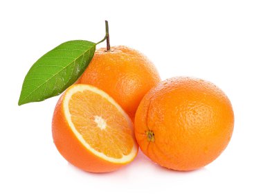 Beyaz arkaplanda portakal meyvesi izole