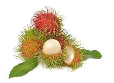 beyaz arkaplanda rambutan