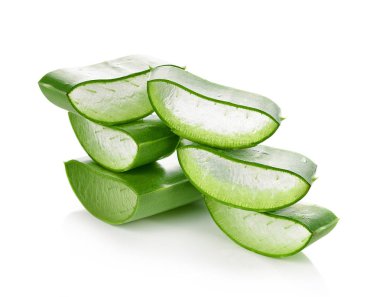 aloe vera izole taze yaprak beyaz arka plan