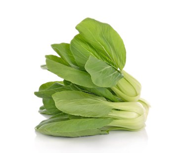 Bok choy (Çin lahanası) beyaz arka planda izole