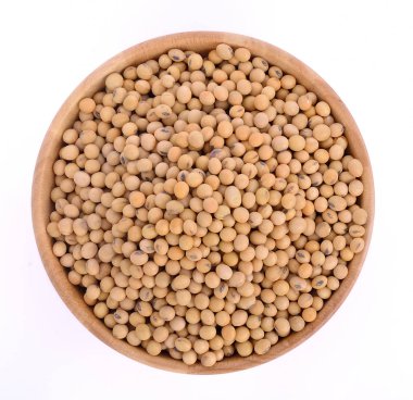 ahşap Kupası beyaz zemin üzerine izole soya fasulyesi