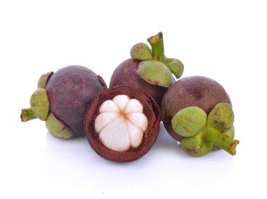 Mangosteen beyaz arka planda izole