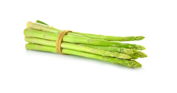 Verse asperges op witte achtergrond — Stockfoto