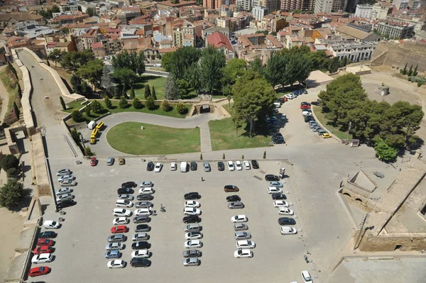 La Seu Vella (eski Cathedral) Lleida (Lerida) şehir Katalonya, İspanya yakınındaki otopark