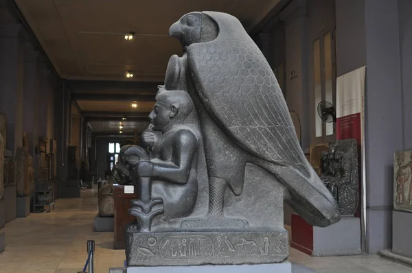 Cairo, Mısır - 02 Ocak 2018, antik heykel Egyptyan müzede, Cairo, Mısır