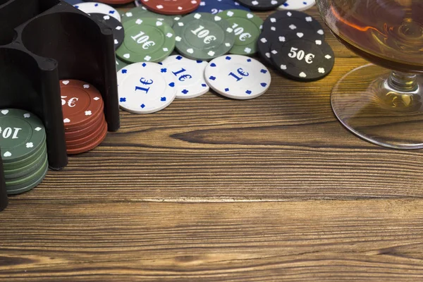 Poker žetony, karty alkohol hazard — Stock fotografie