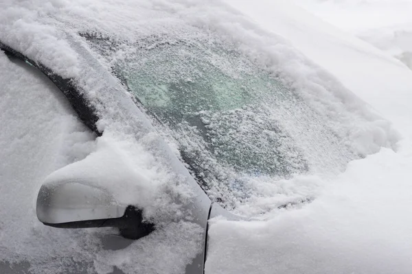 Parabrisas en la nieve — Foto de Stock