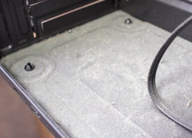 Tozlu bilgisayarın sistem birimi