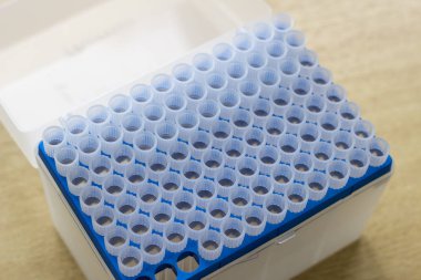 Tıbbi test tüpleri ile konteyner