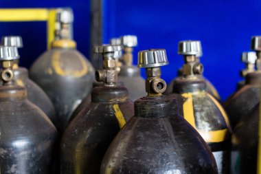 Oksijen ile siyah silindir vardır dükkan, fabrika, yakın çekim