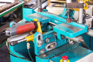 Pvc Pencere, Pvc Pencere plastik profilinde delikler yapmak için bir makine imalatı