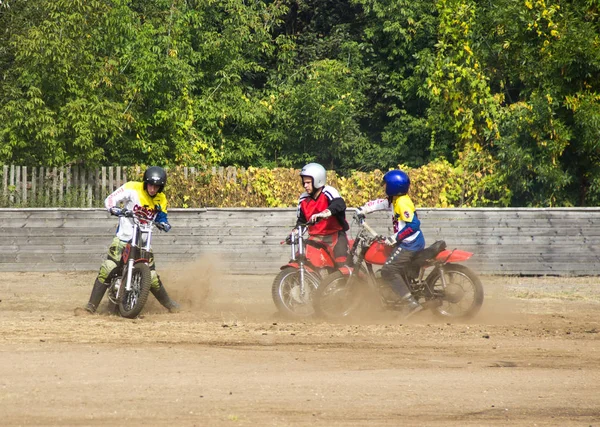 BOBRUISK, BELARUS - September 8, 2018: Motoball, young guys play motorcycles in motoball, competitions — Stock Photo, Image