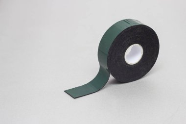 Çift taraflı bant bir gümüş arka plan, yakın çekim, bant, viski reel