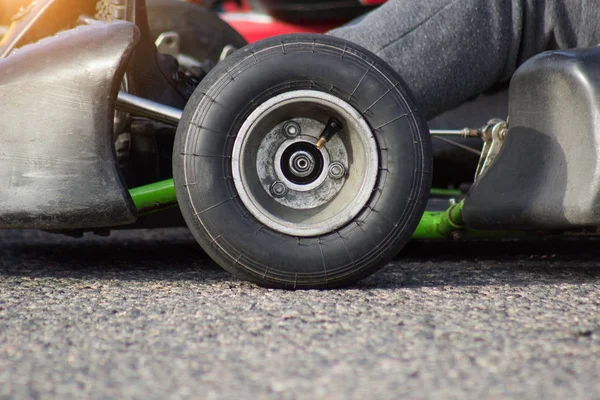 Auto competição de karting, karting wheel close-up, corridas de automóveis — Fotografia de Stock