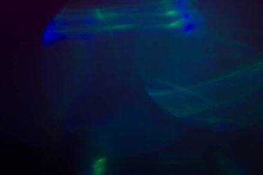 ufuk parlak ışık bulanık. Mercek parlaması. parlak noktalar. koyu arka plan, kutlama