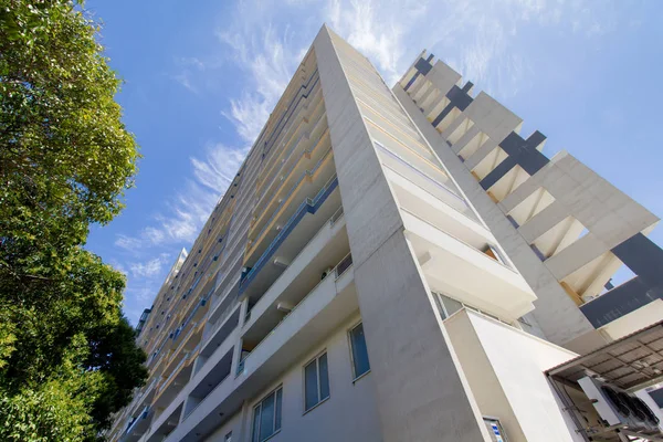 Sochi içinde bina yeni bir yüksek katlı. Adler bölgesi. Haziran 2018