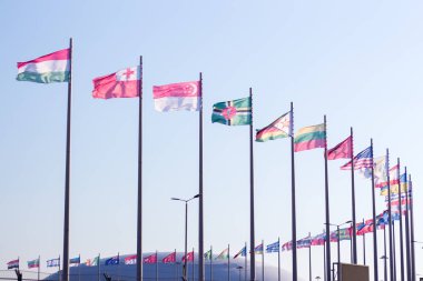 Olympic Park Soçi'de farklı ülkelerin bayrakları