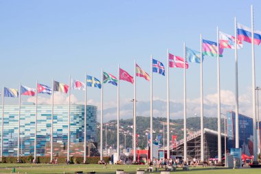 Olympic Park Soçi'de farklı ülkelerin bayrakları