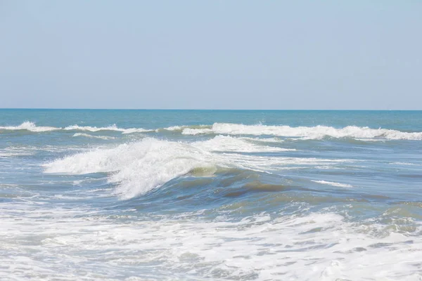 Волна Пеной Море Немного Волнения — стоковое фото
