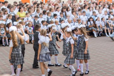 Okul üzerinde 1 Eylül bayram