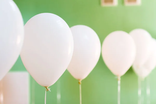 Bolas Brancas Decoração Festiva Balões Festivos — Fotografia de Stock