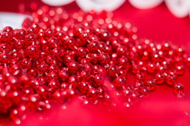 Kırmızı kırmızı boncuk Parlatıcı