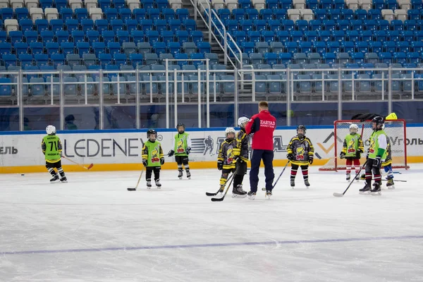 Szkolenia Dla Dzieci Drużyny Hokejowej Soczi — Zdjęcie stockowe