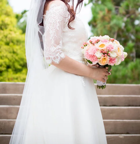 Bride Bouquet Steps — Stock Photo, Image