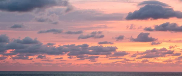 ソチの海の夕日 青い空と太陽 — ストック写真