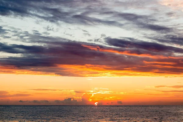 Puesta Sol Mar Sochi Nubes Cielo Azul Sol — Foto de Stock