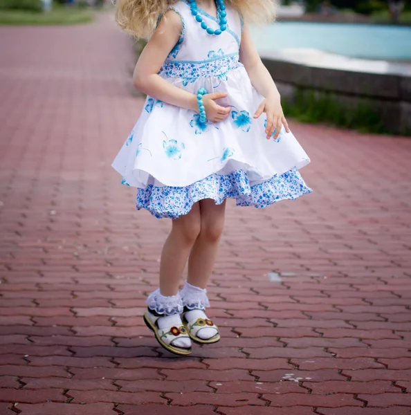 Little Girl Jumping Street — Stock Photo, Image