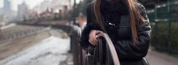 Girl Winter Railing — Stock Photo, Image