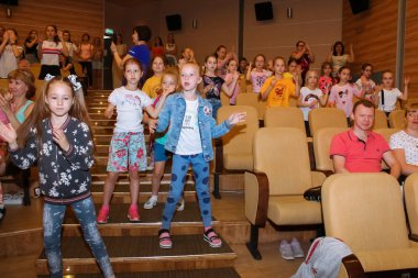 Uluslararası Dans Festivali Yarışması. Altın Festivali. Soçi. Dagomys. 27.05.2019