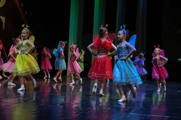 Uluslararası Dans Festivali Yarışması Altın Festivali Soçi Dagomys 2019 — Stok fotoğraf