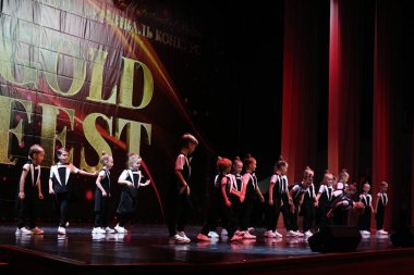 Uluslararası Dans Festivali Yarışması. Altın Festivali. Soçi. Dagomys. 27.05.2019