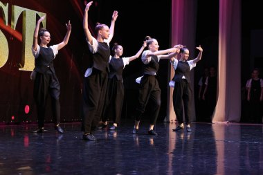 Uluslararası Festival Yarışması. Altın Festivali. Soçi. Dagomys. 26.05.2019