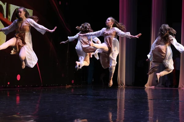 Uluslararası Festival Yarışması. Altın Festivali. Soçi. Dagomys. 26.05.2019