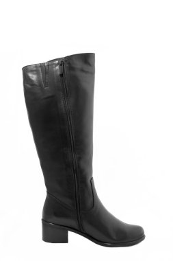 beyaz zemin üzerine siyah kadın çizme