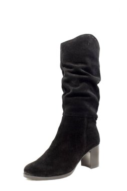 beyaz zemin üzerine siyah kadın çizme