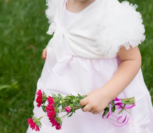 Little Girl Bouquet Her Hands — Stock Photo, Image