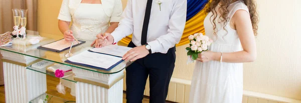 Grooms Bride Sign Registry Office — Stock Photo, Image