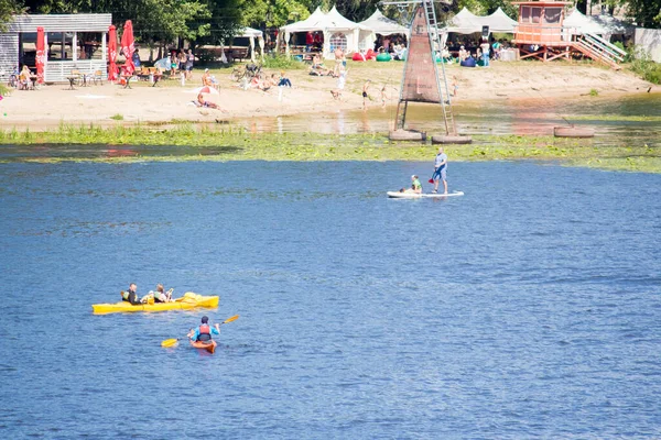 Vakantiegangers Varen Boten Boten Rivier Dnjepr Kiev — Stockfoto