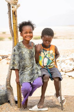 Windhoek, Namibya - 3 Ocak 2016: Namibya'da tanımlanamayan Ovambo çocukları. Ovambo en popüler etnik gruptur