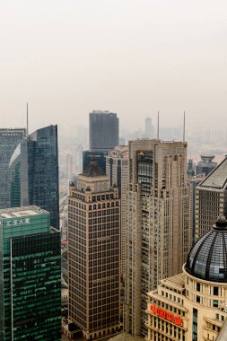 Şangay, Çin - Mar 31, 2016: Oriental Pearl Radyo ve Tv Kulesi'nden Şangay binalarının görünümü.