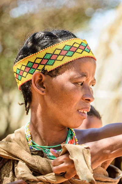 Este Windhoek Namibia Ene 2016 Mujer Bosquimana Identificada Los Bosquimanos — Foto de Stock