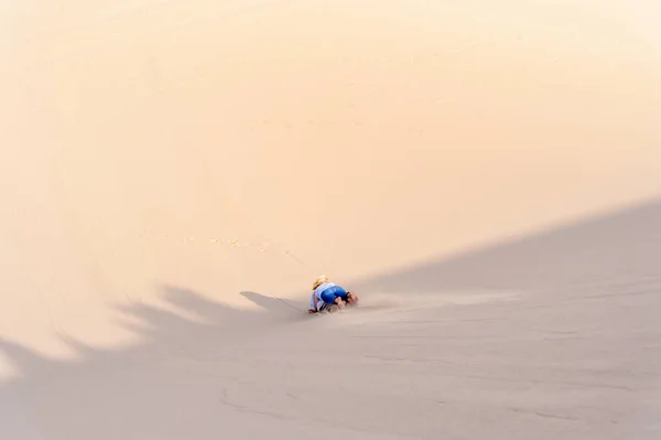 Sossusvlei Namibie Jan 2016 Des Touristes Non Identifiés Descendent Dune — Photo